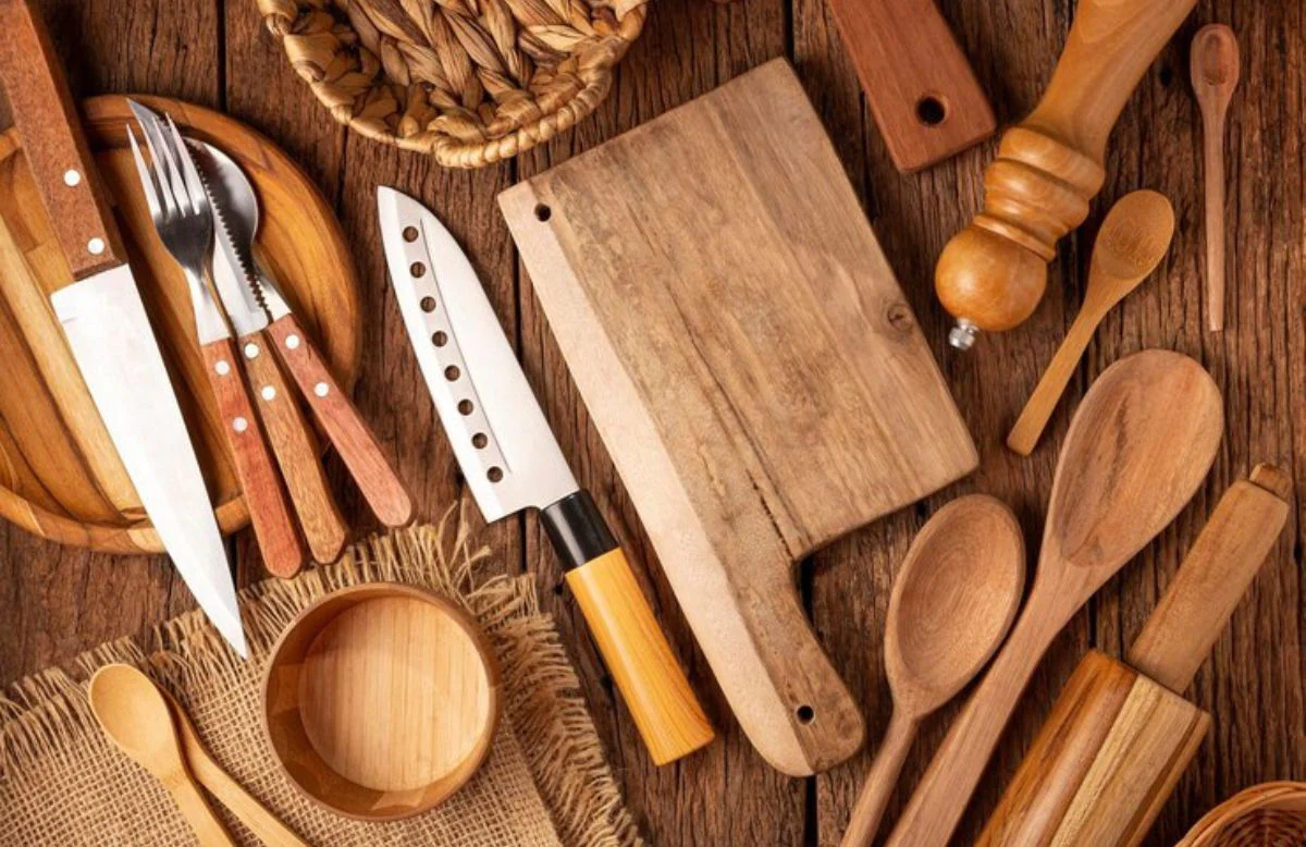 Wooden-Kitchen-Utensils